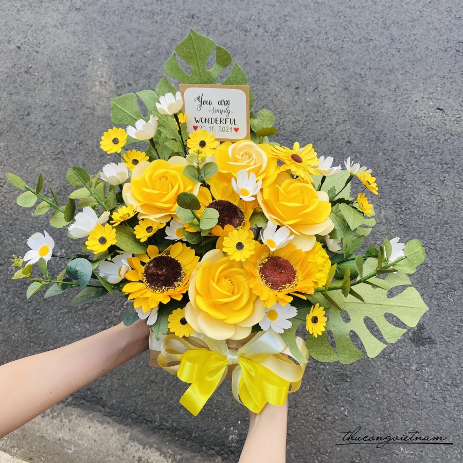 Cùng Làm Giỏ Hoa Vàng : 